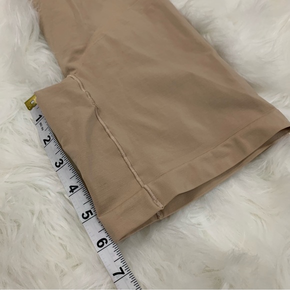 Control IT! Nude Shorts Body Shapewear - Picture 9 of 11